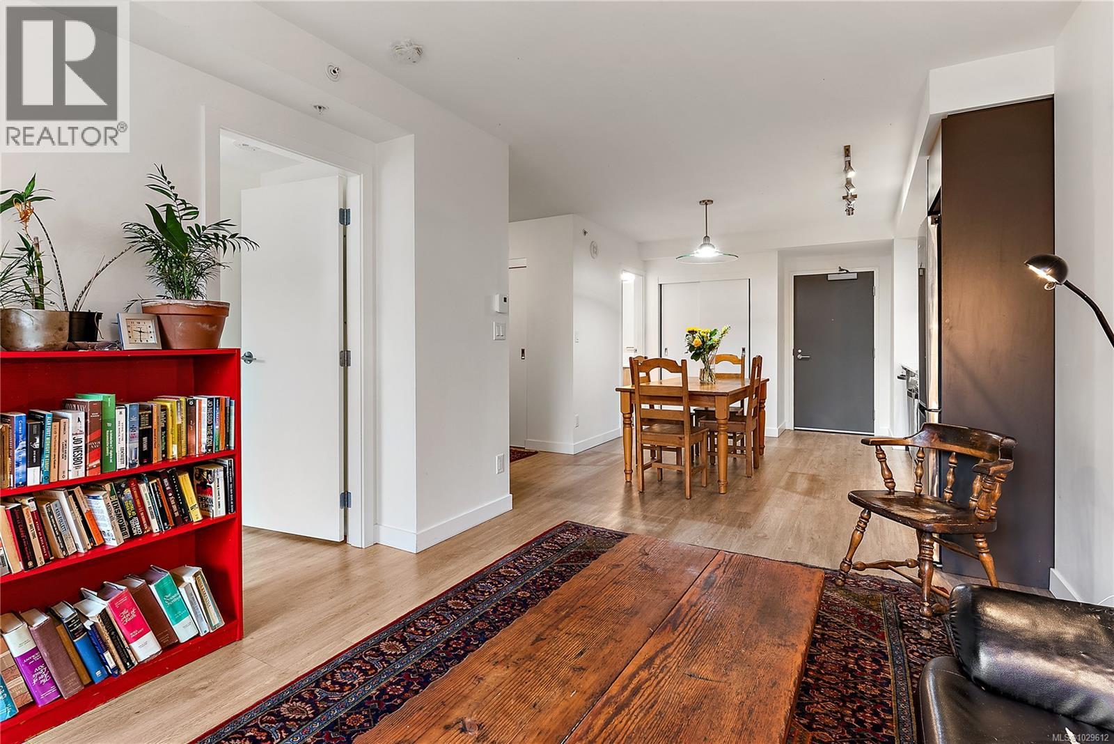 #310 845 Johnson St - 9