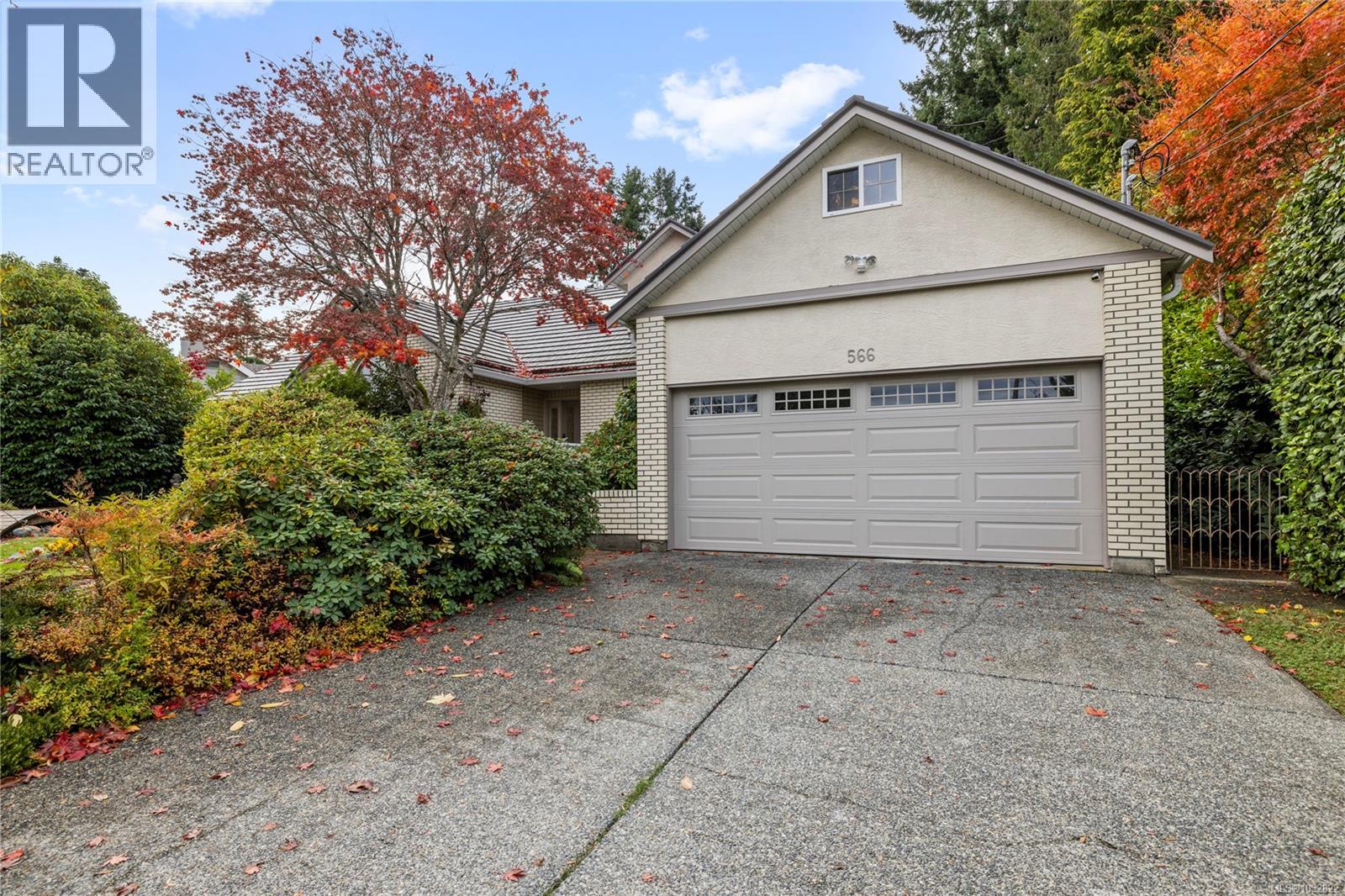 566 Crescent Rd W - 9