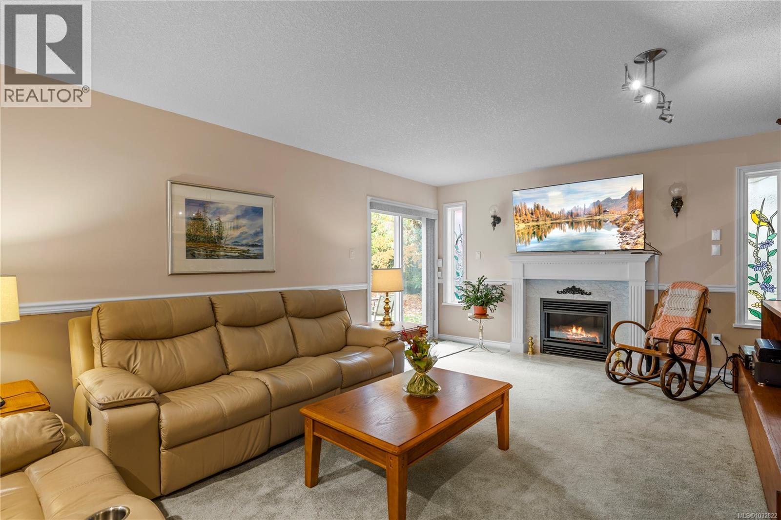 566 Crescent Rd W - 24