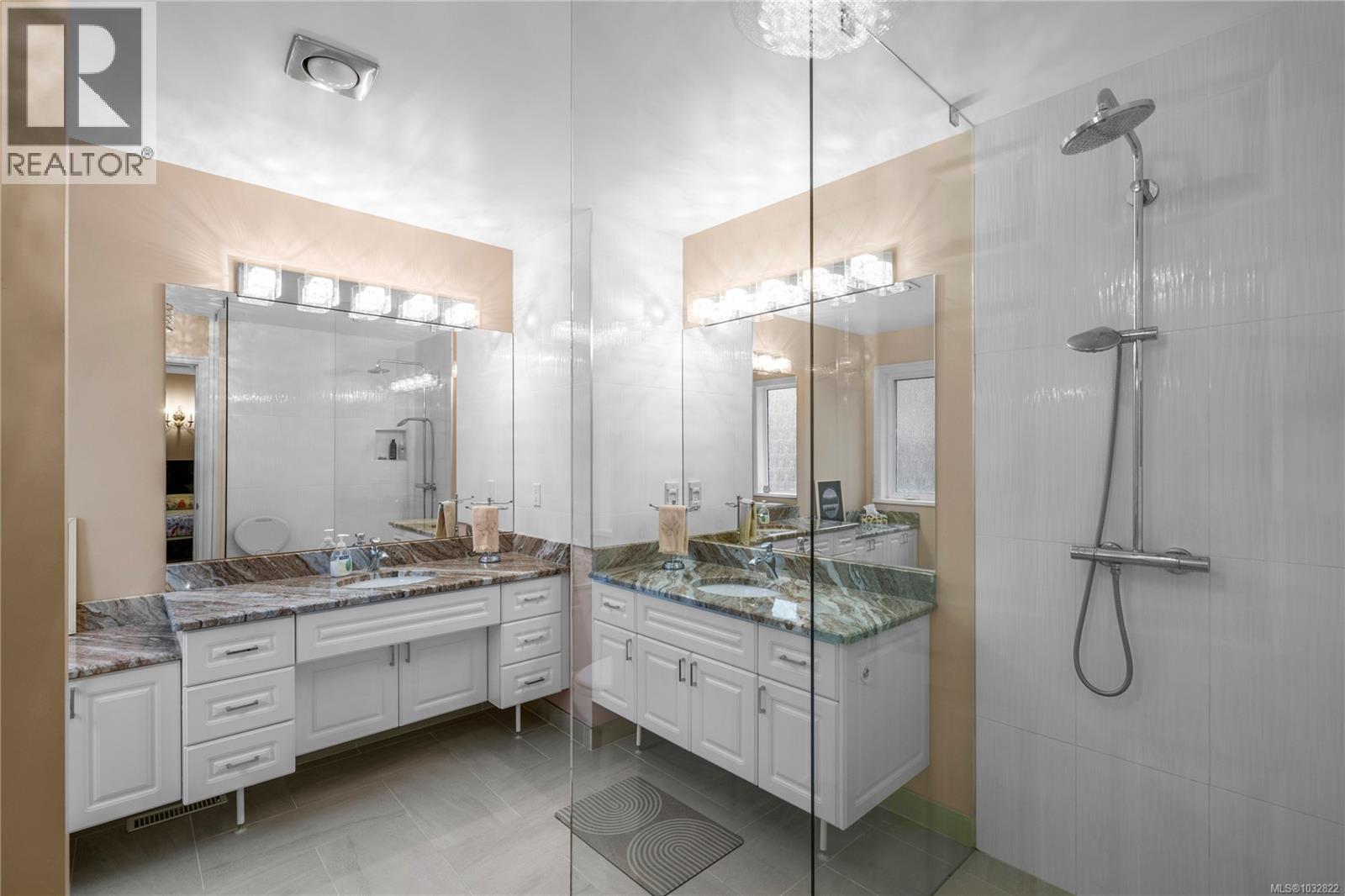 566 Crescent Rd W - 31