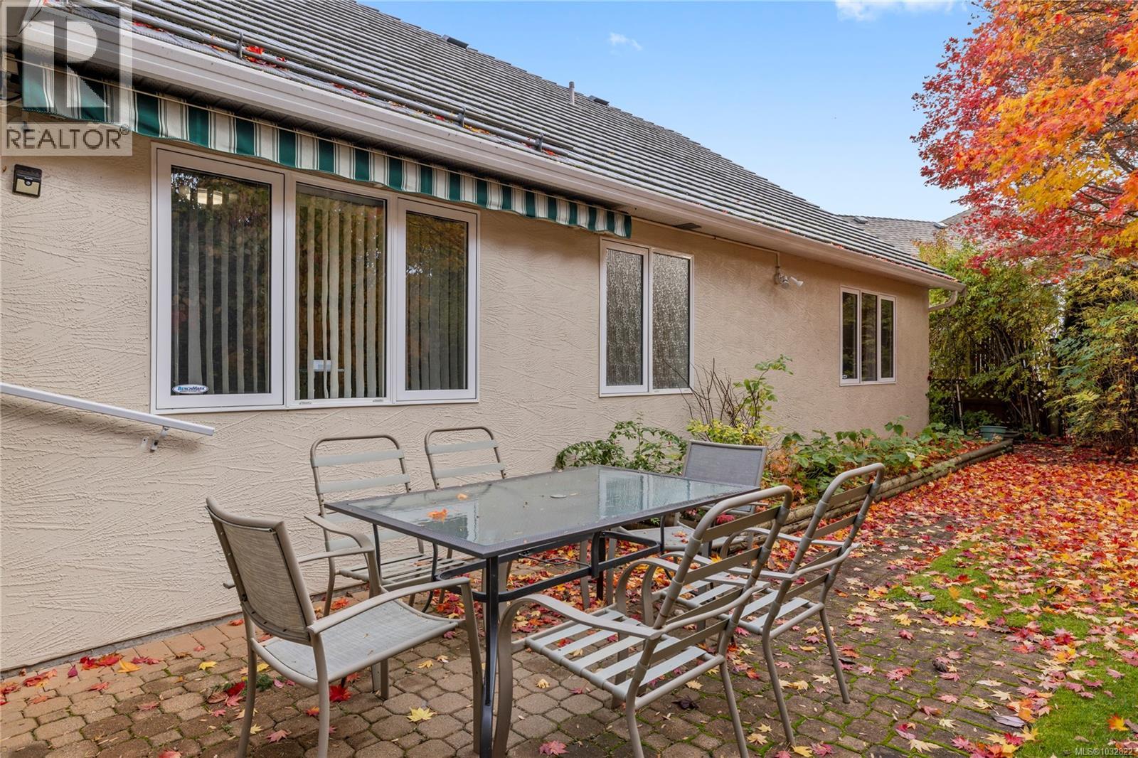 566 Crescent Rd W - 42