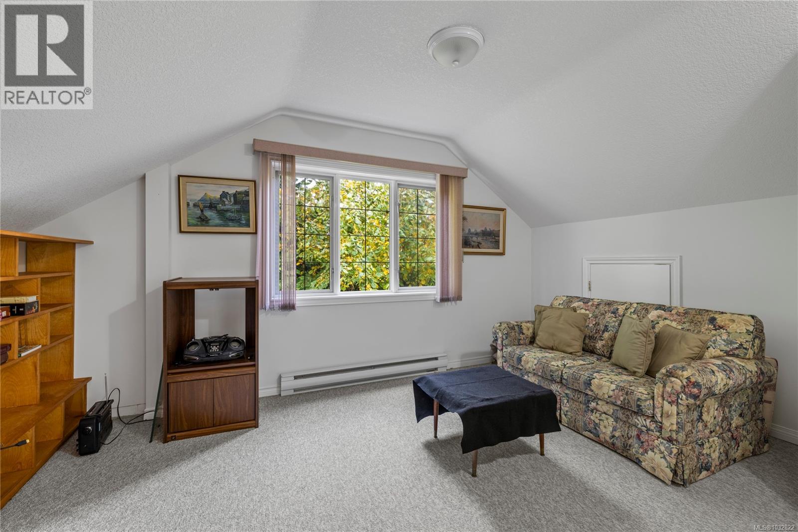 566 Crescent Rd W - 35