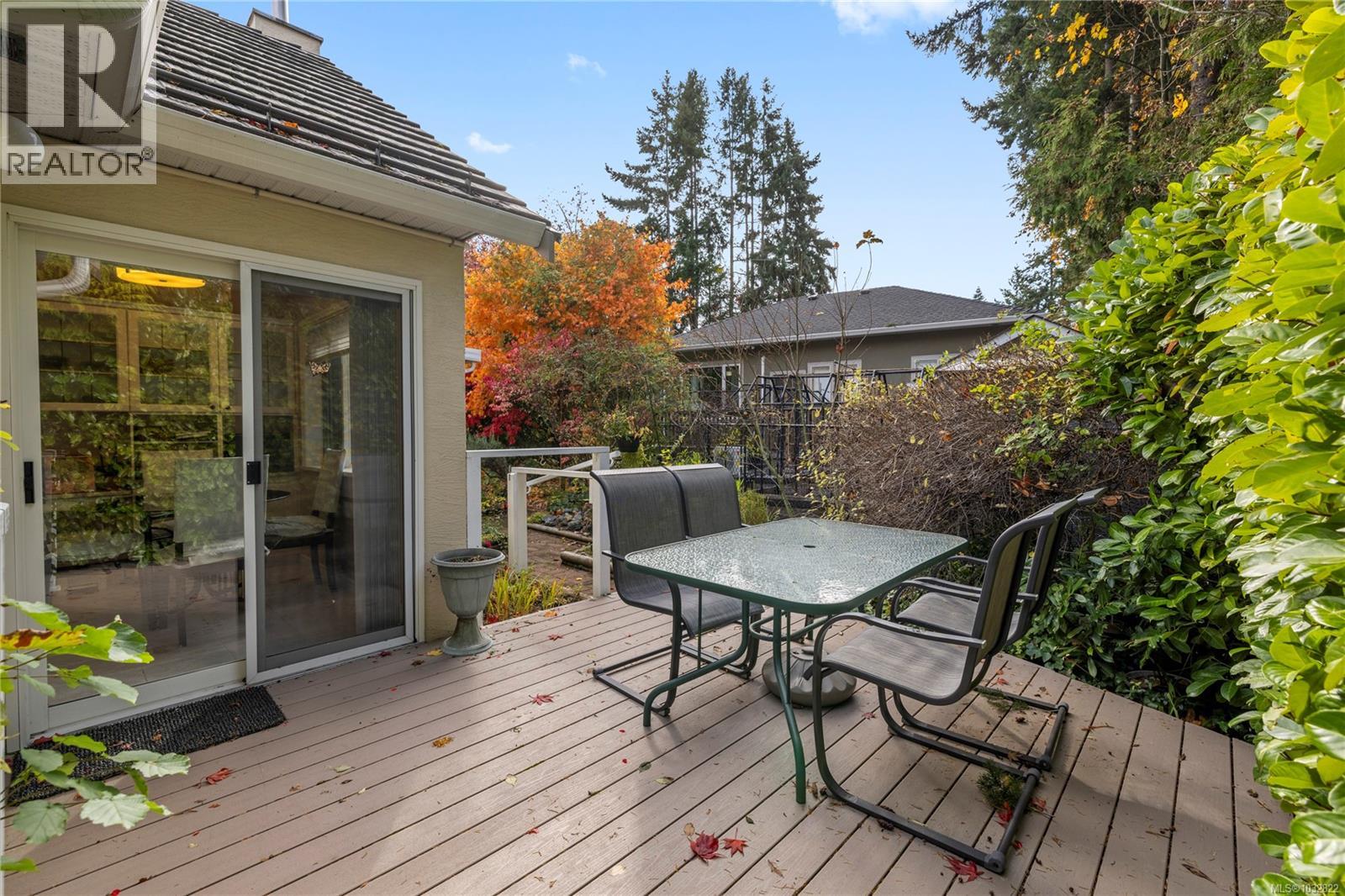 566 Crescent Rd W - 41