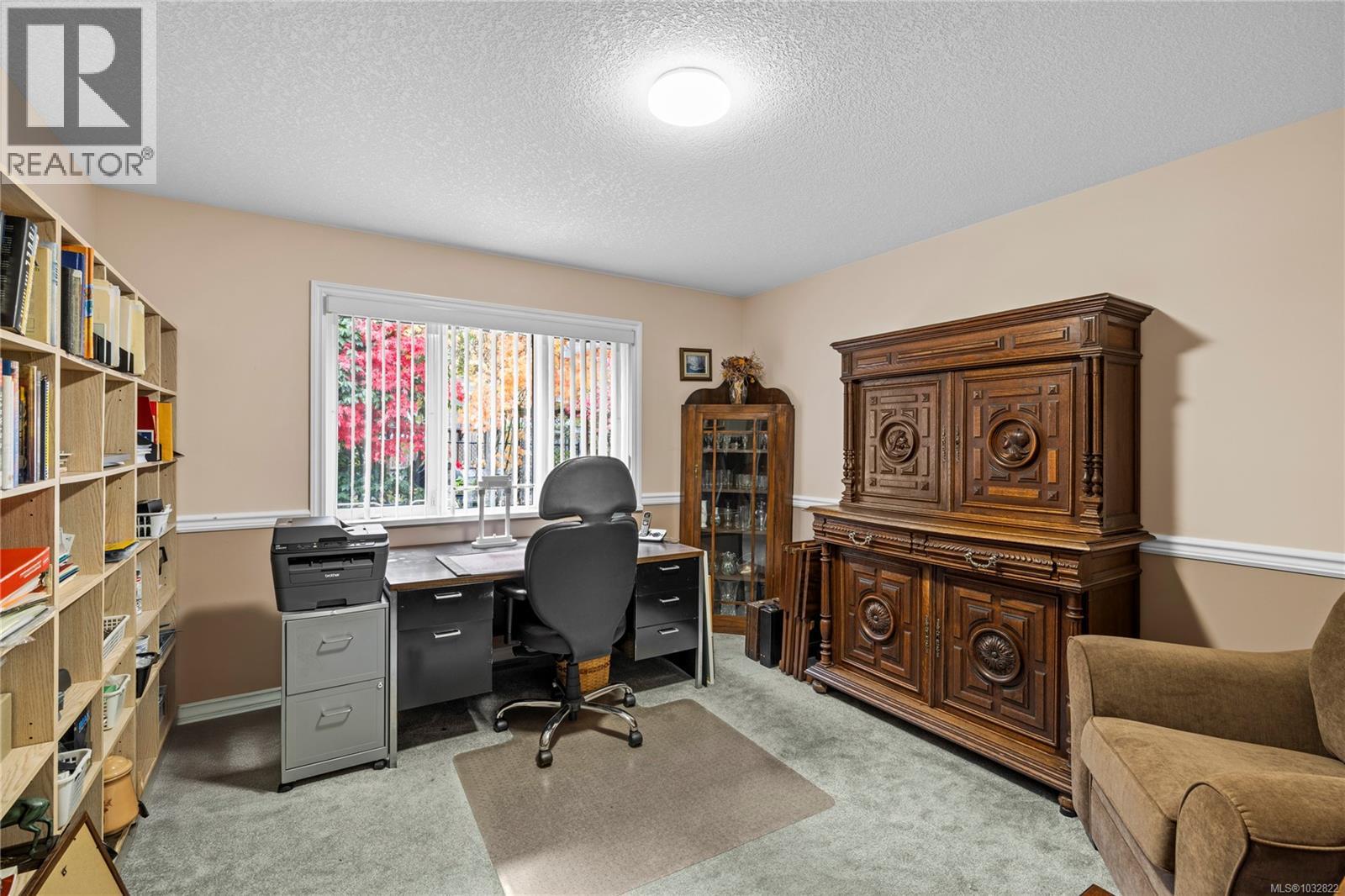 566 Crescent Rd W - 27