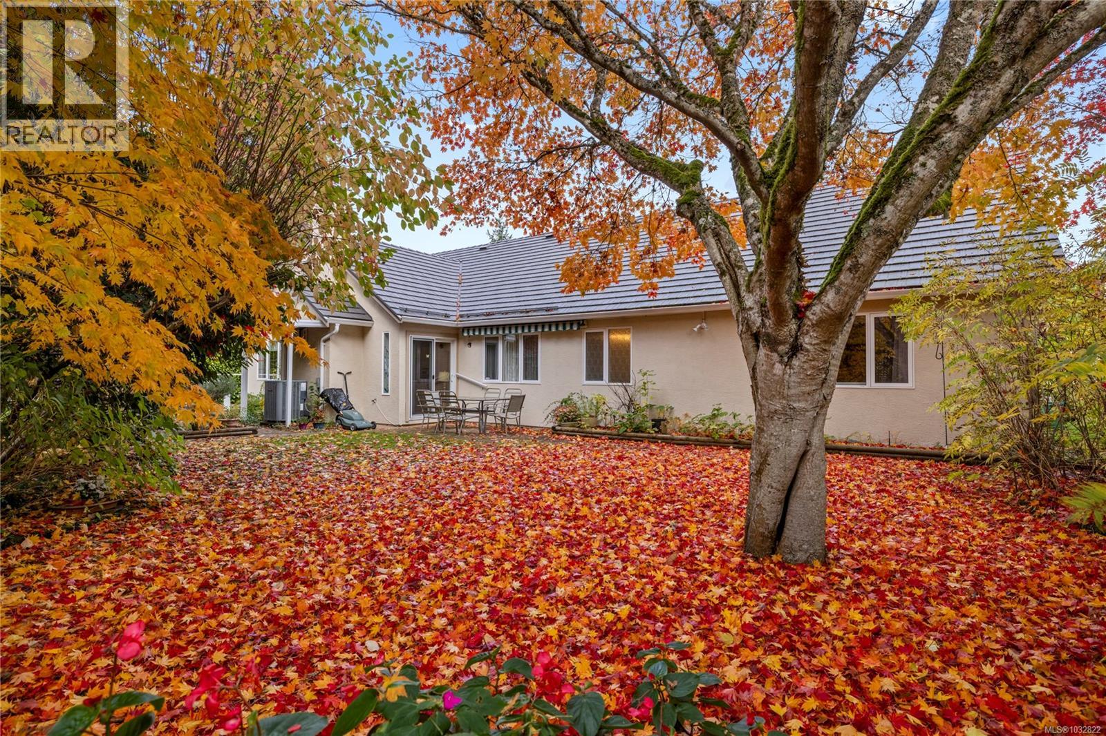 566 Crescent Rd W - 44