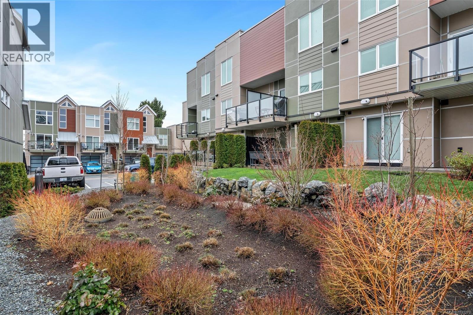 13 4355 Viewmont Avenue, Saanich