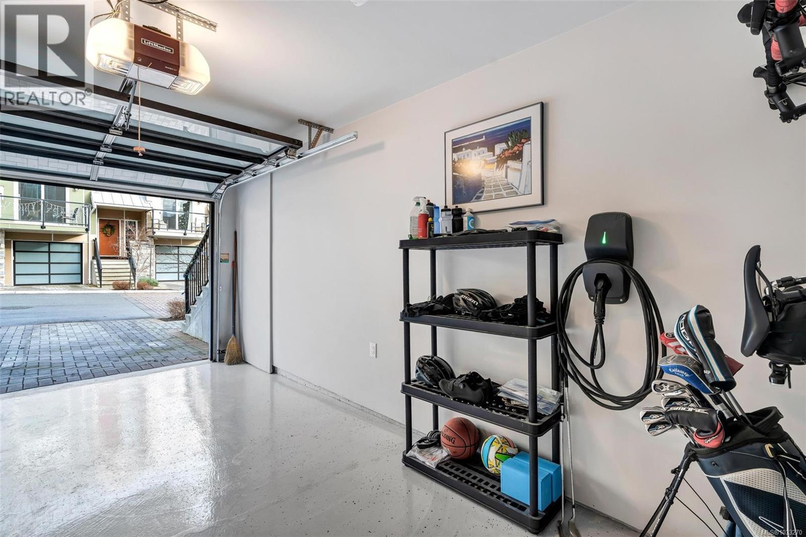 13 4355 Viewmont Avenue, Saanich