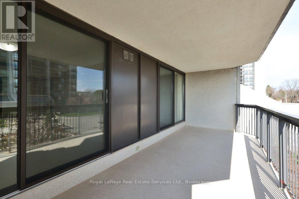 #208 2180 MARINE DRIVE - 22