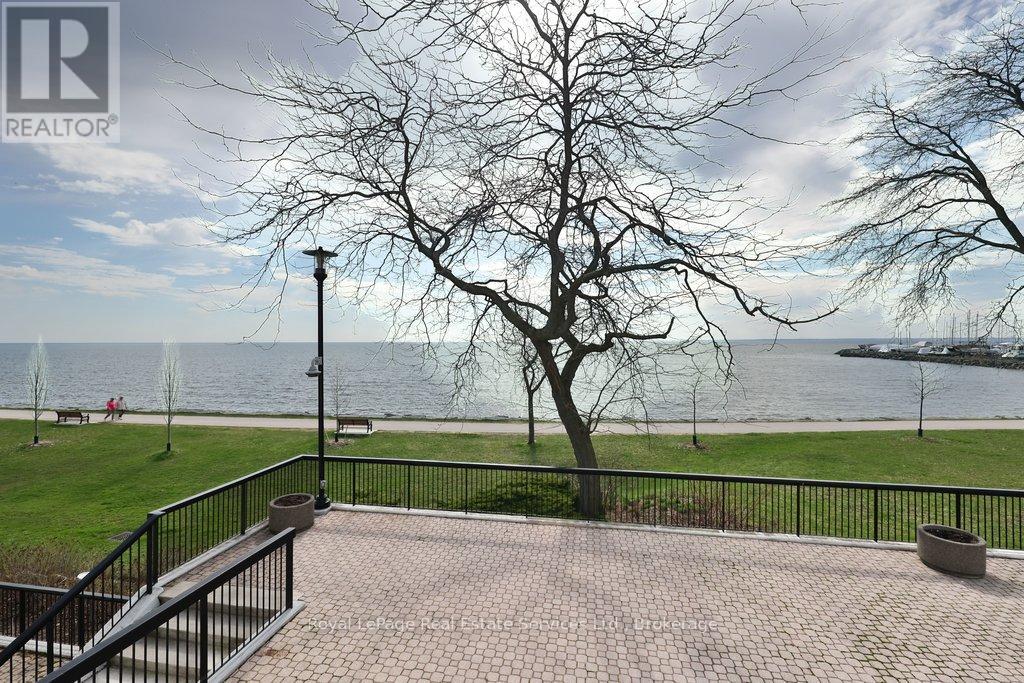#208 2180 MARINE DRIVE - 45