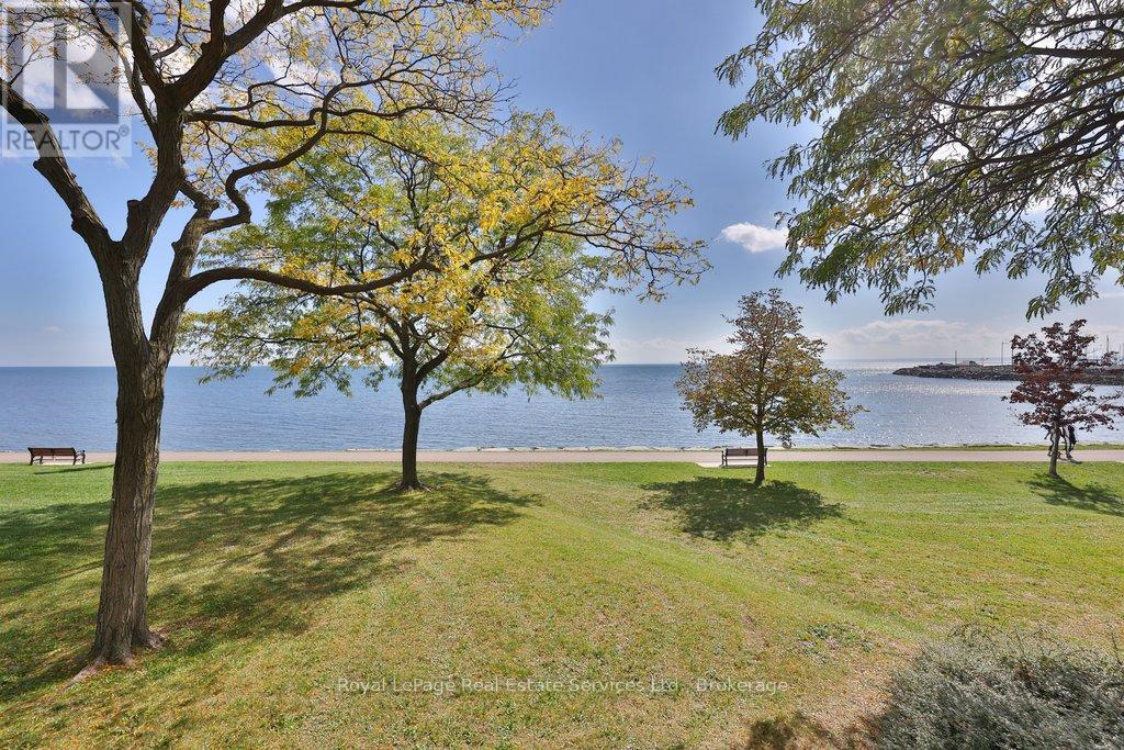 #208 2180 MARINE DRIVE - 47
