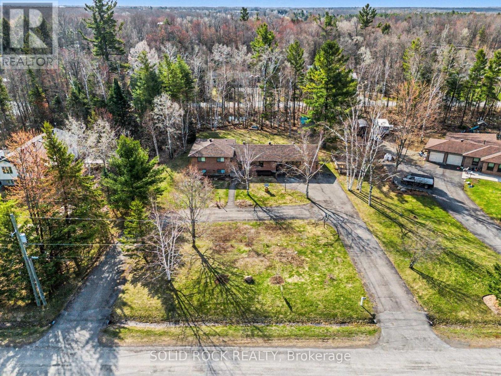 113 GOODWOOD CRESCENT - 38