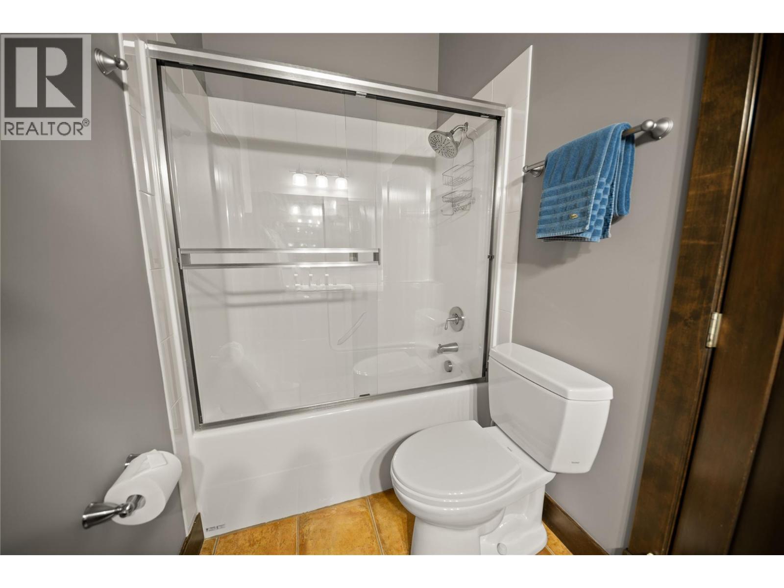 #3 2600 Riverrock Way - 38