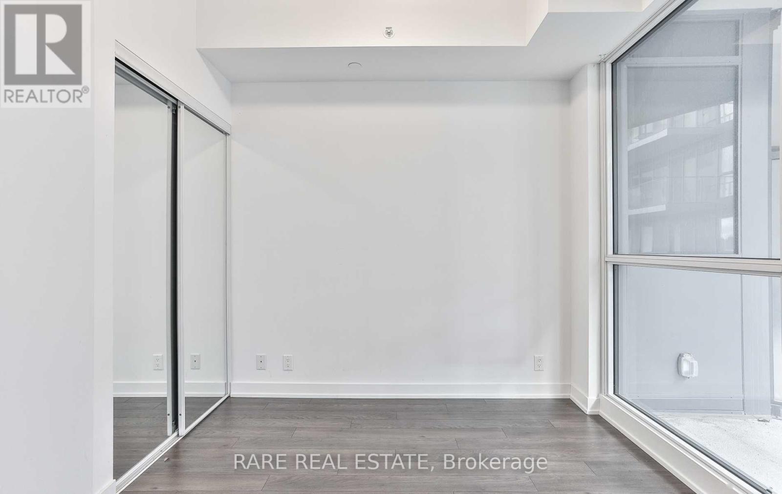 422 - 10 PARK LAWN ROAD — photo 12