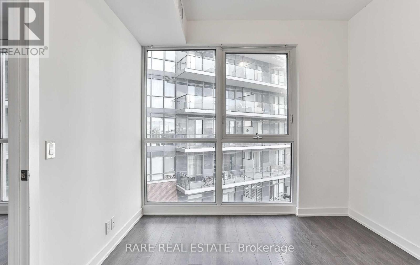 422 - 10 PARK LAWN ROAD — photo 13