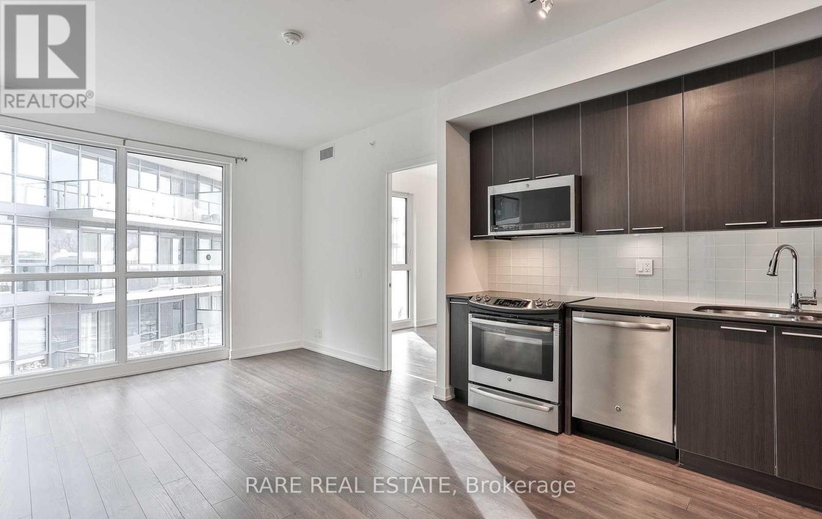 422 - 10 PARK LAWN ROAD — photo 5