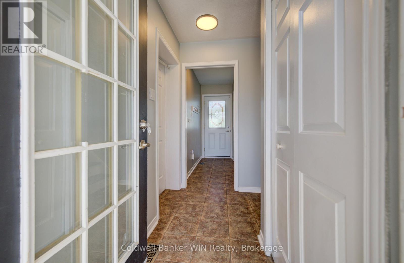 103 MELISSA CRESCENT - photo 4