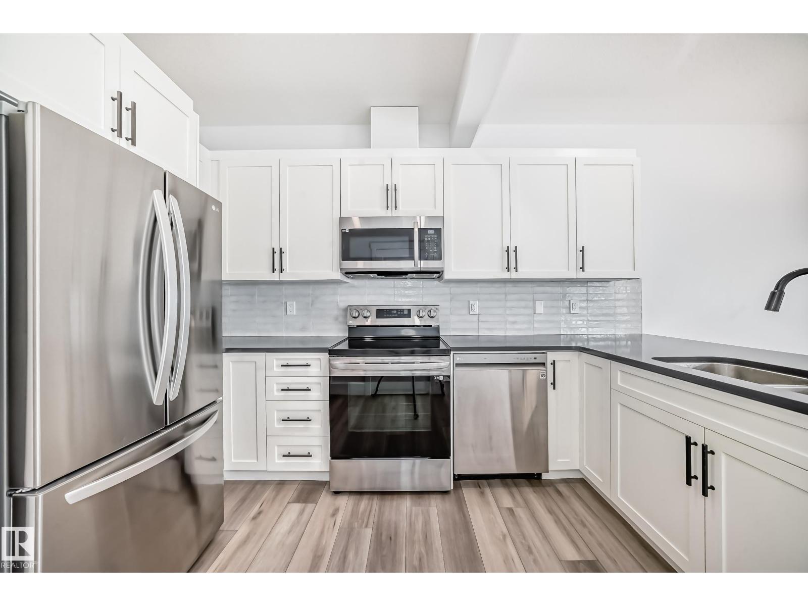 #38 1910 Collip VW SW, Edmonton