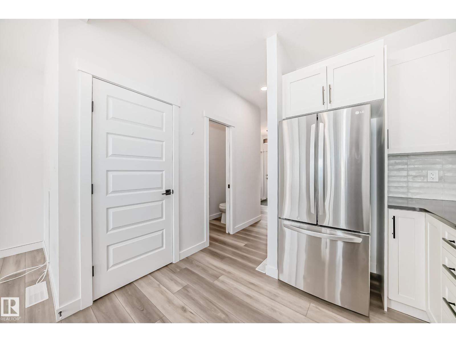 #38 1910 Collip VW SW, Edmonton