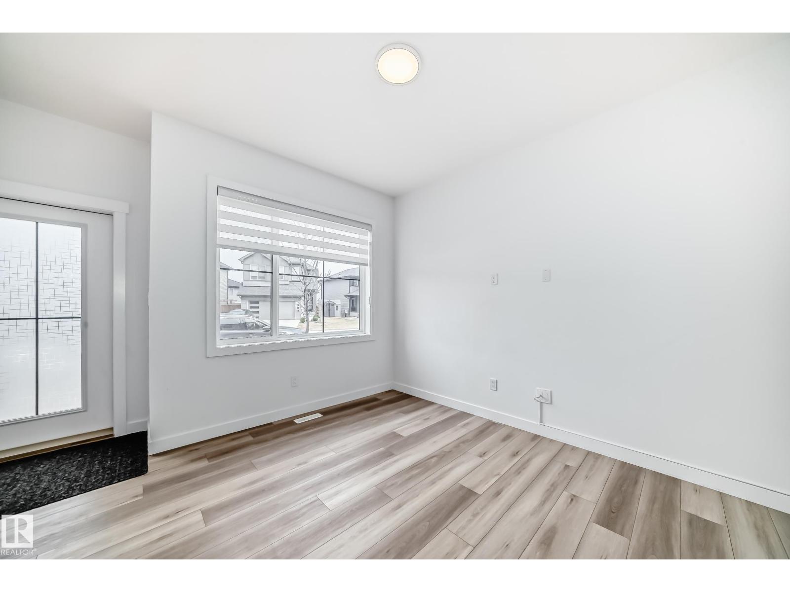 #38 1910 Collip VW SW, Edmonton