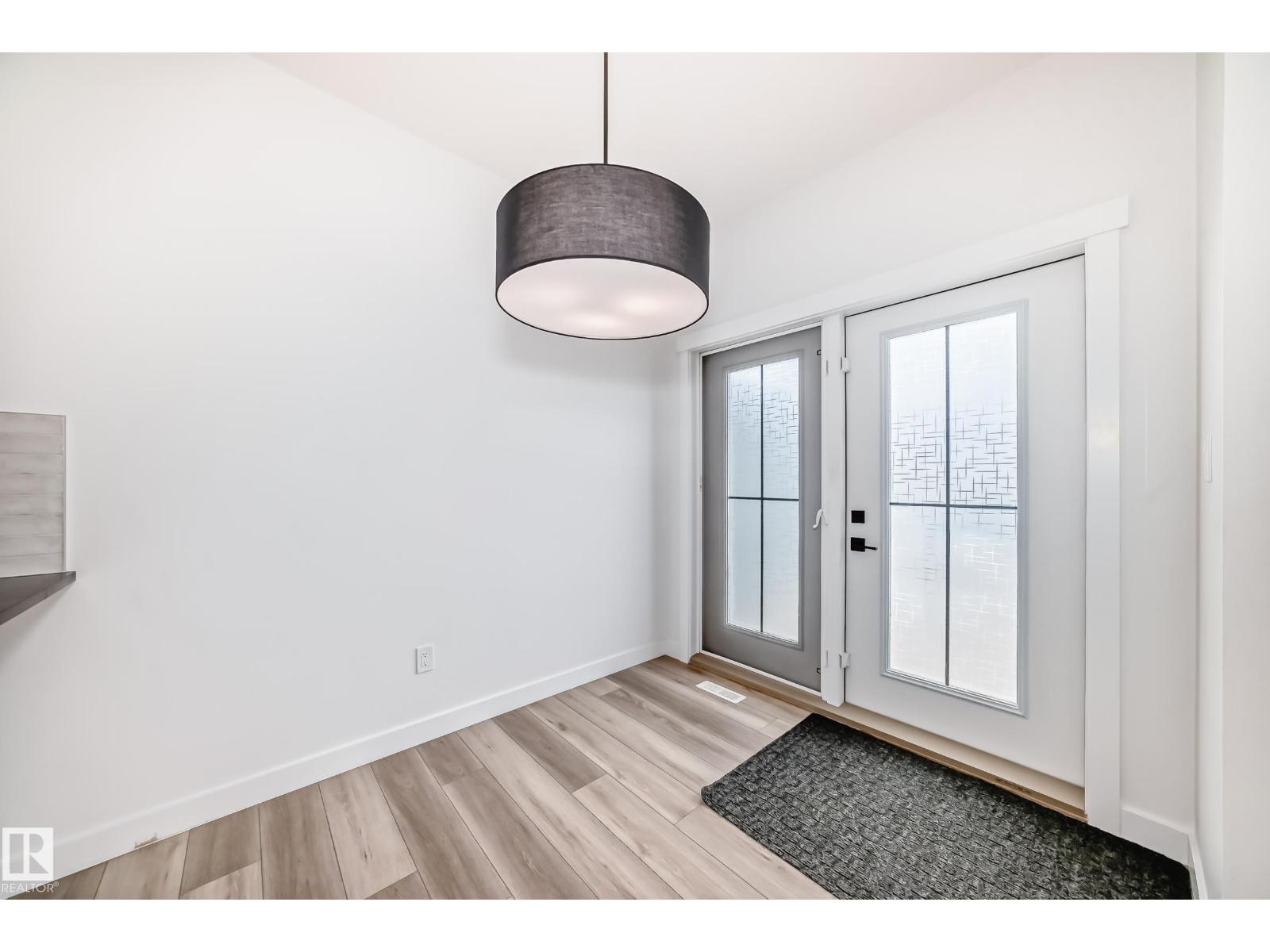 #38 1910 Collip VW SW, Edmonton