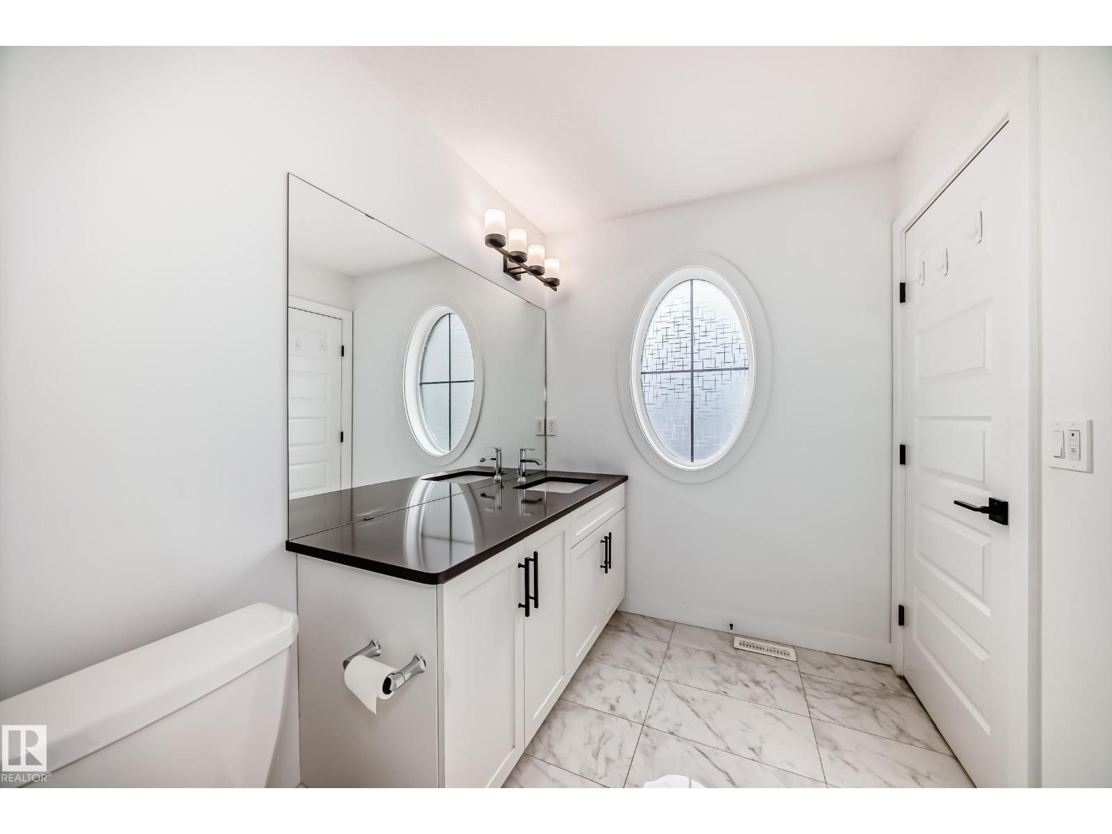 #38 1910 Collip VW SW, Edmonton