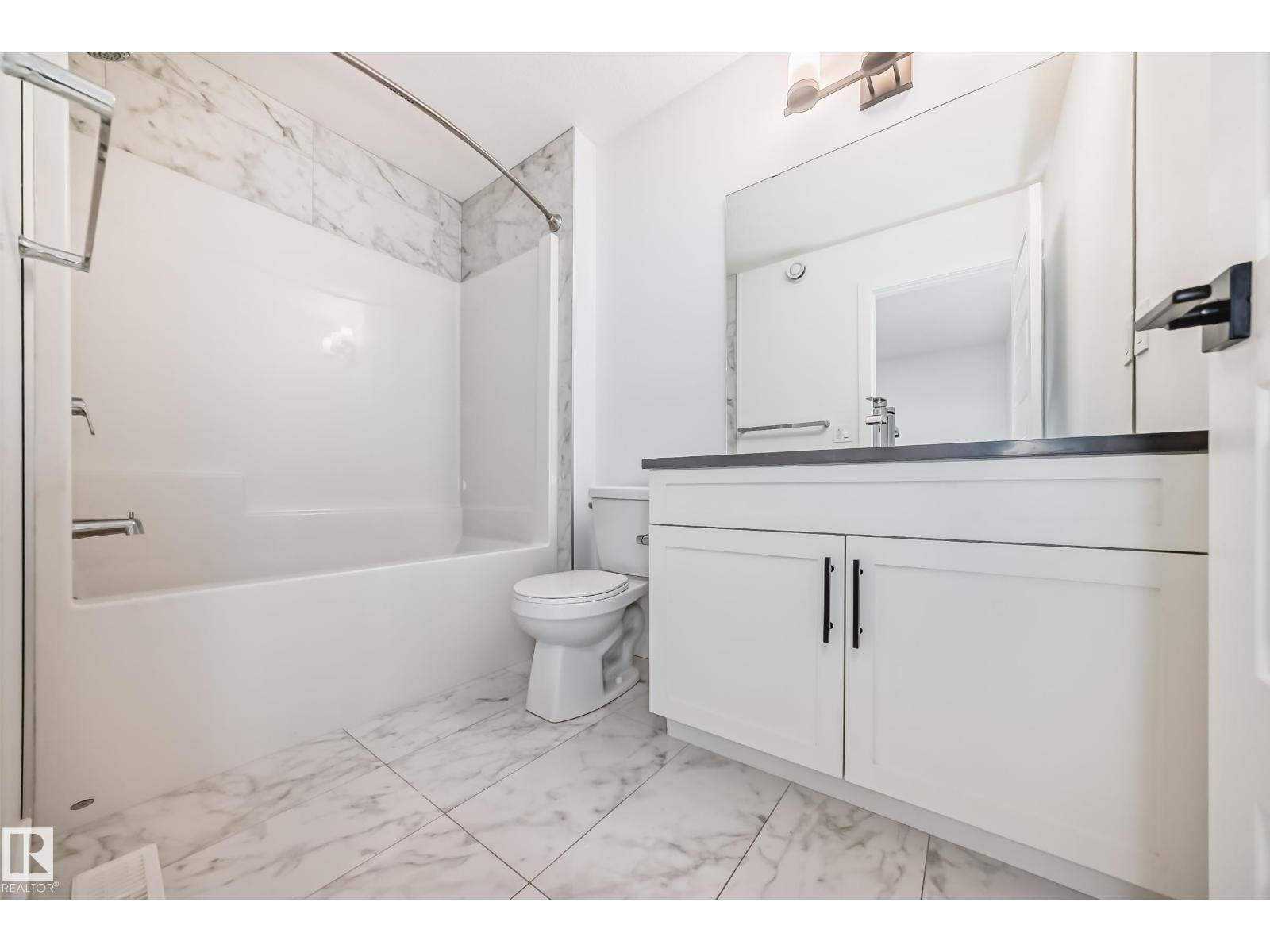 #38 1910 Collip VW SW, Edmonton