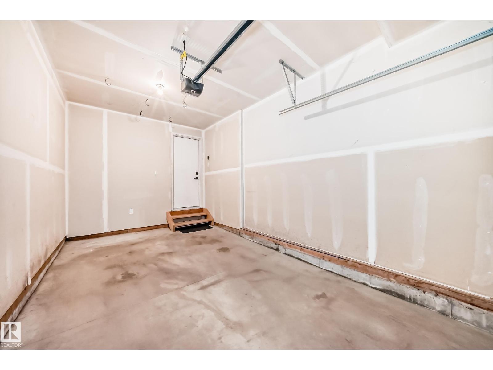 #38 1910 Collip VW SW, Edmonton