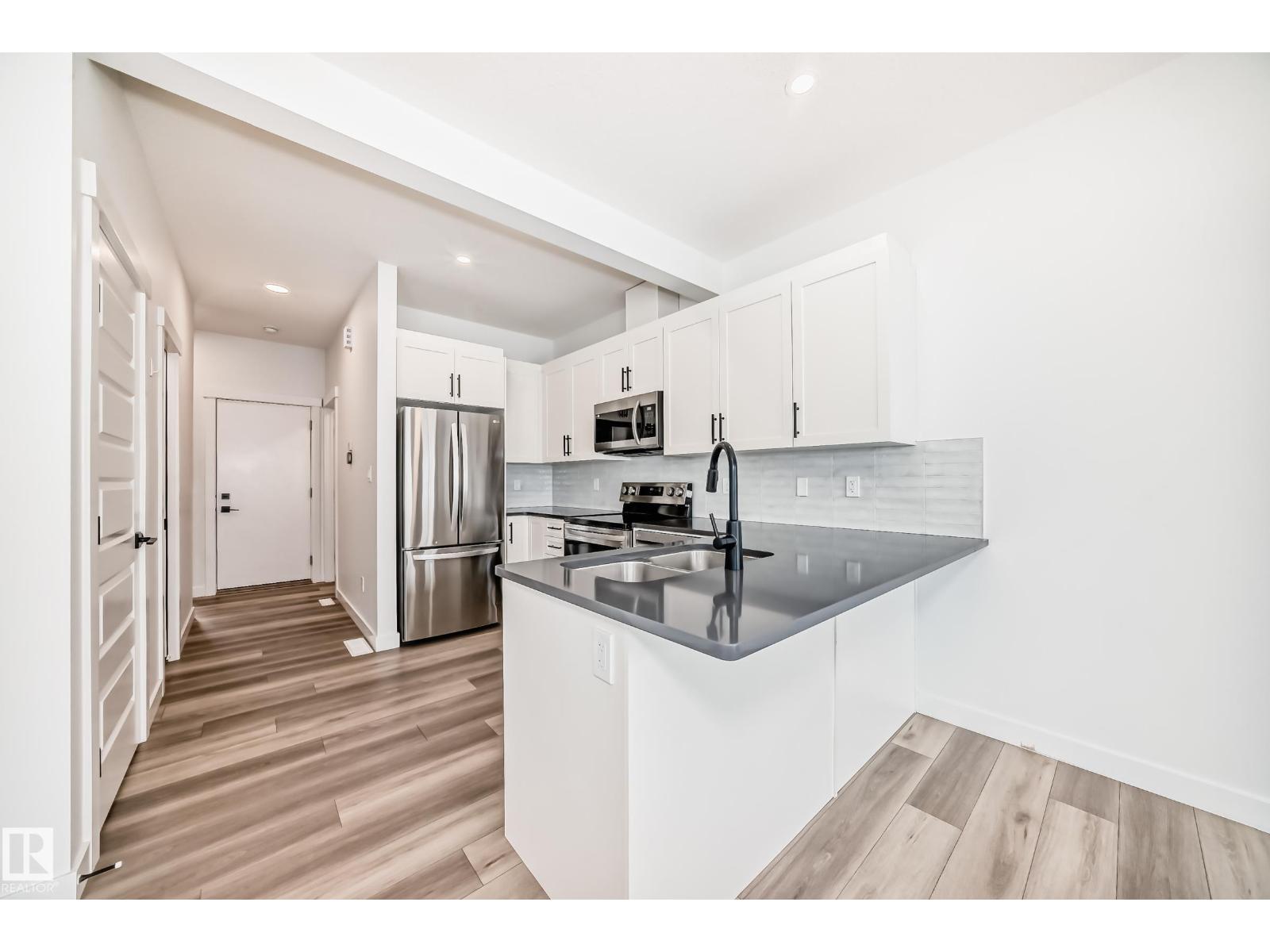 #38 1910 Collip VW SW, Edmonton