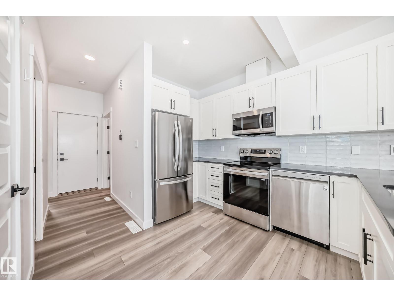 #38 1910 Collip VW SW, Edmonton