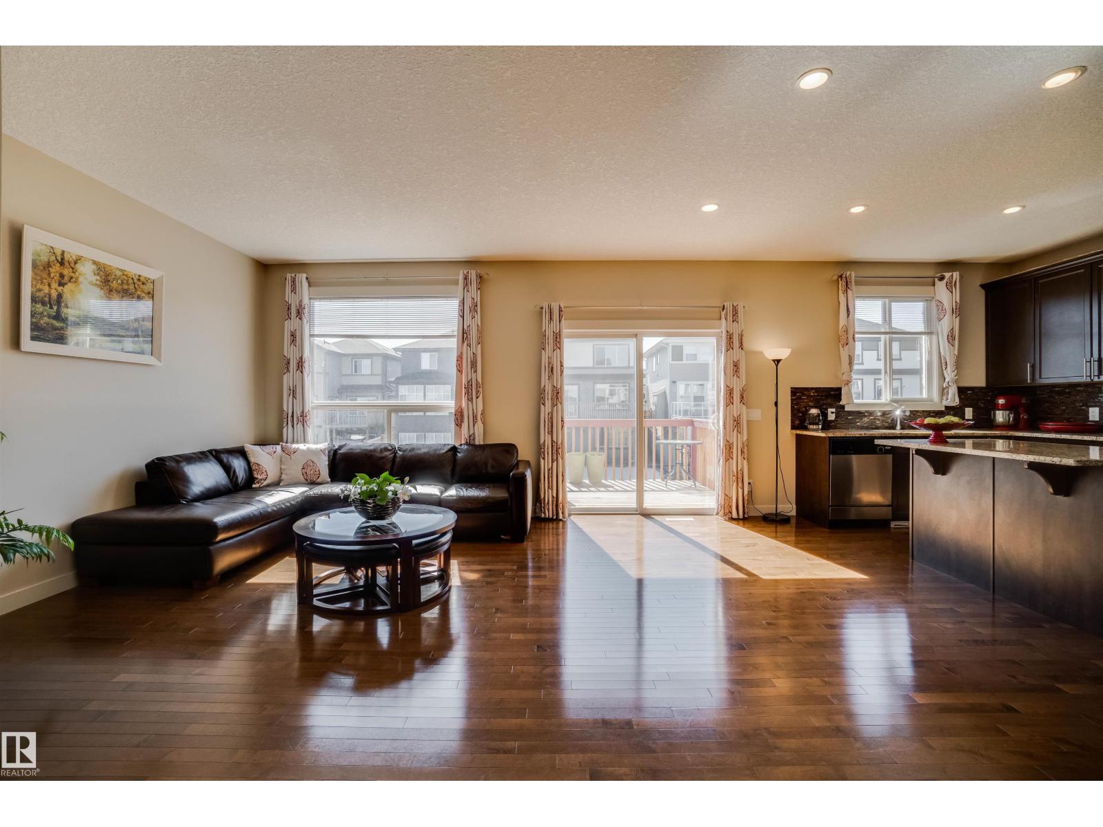 3843 AGAR GR SW, Edmonton