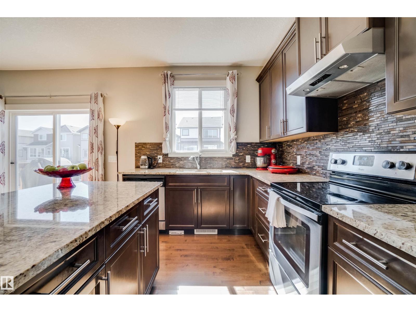 3843 AGAR GR SW, Edmonton