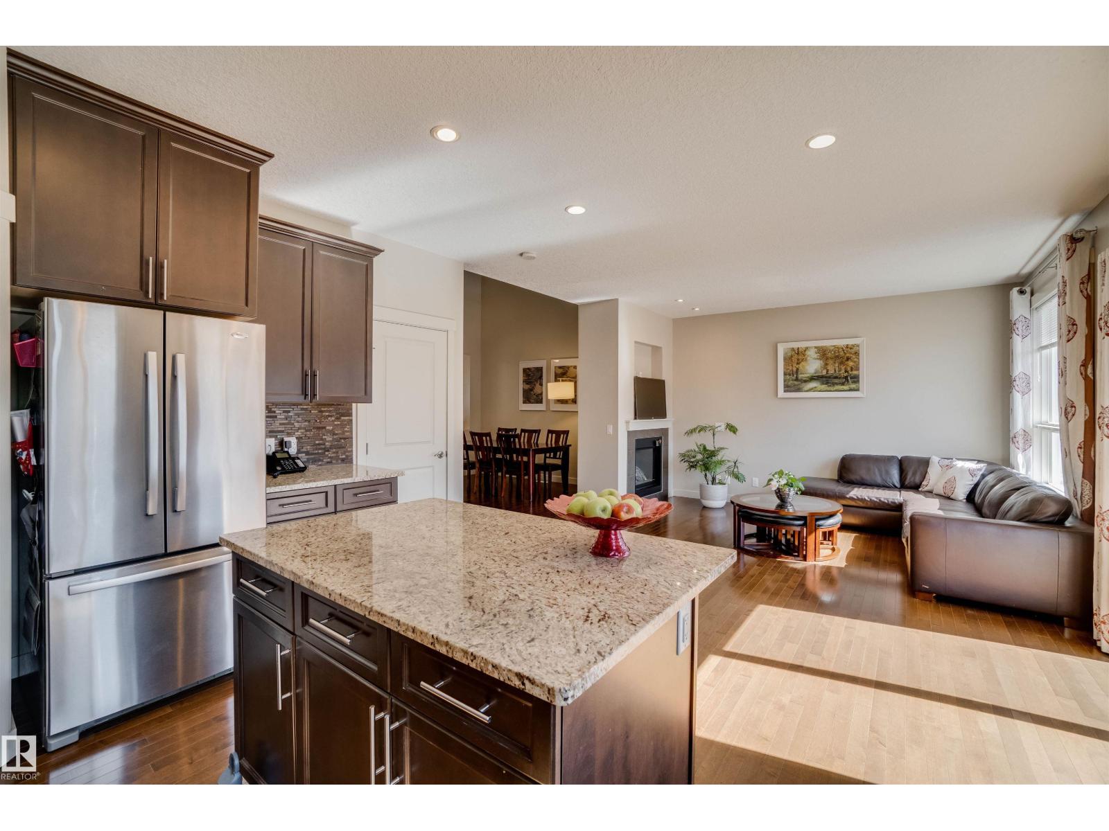 3843 AGAR GR SW, Edmonton