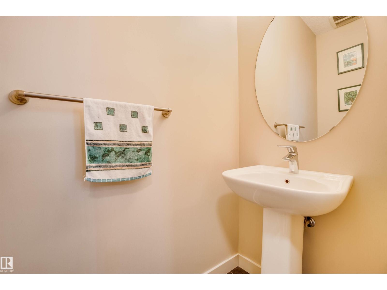 3843 AGAR GR SW, Edmonton