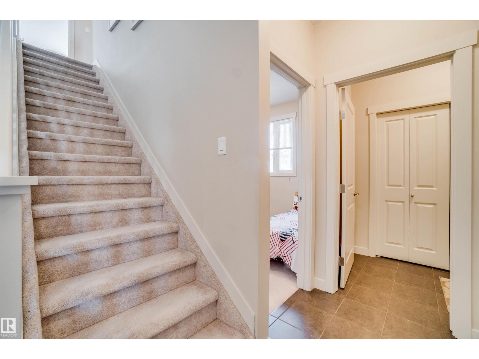 3843 AGAR GR SW, Edmonton