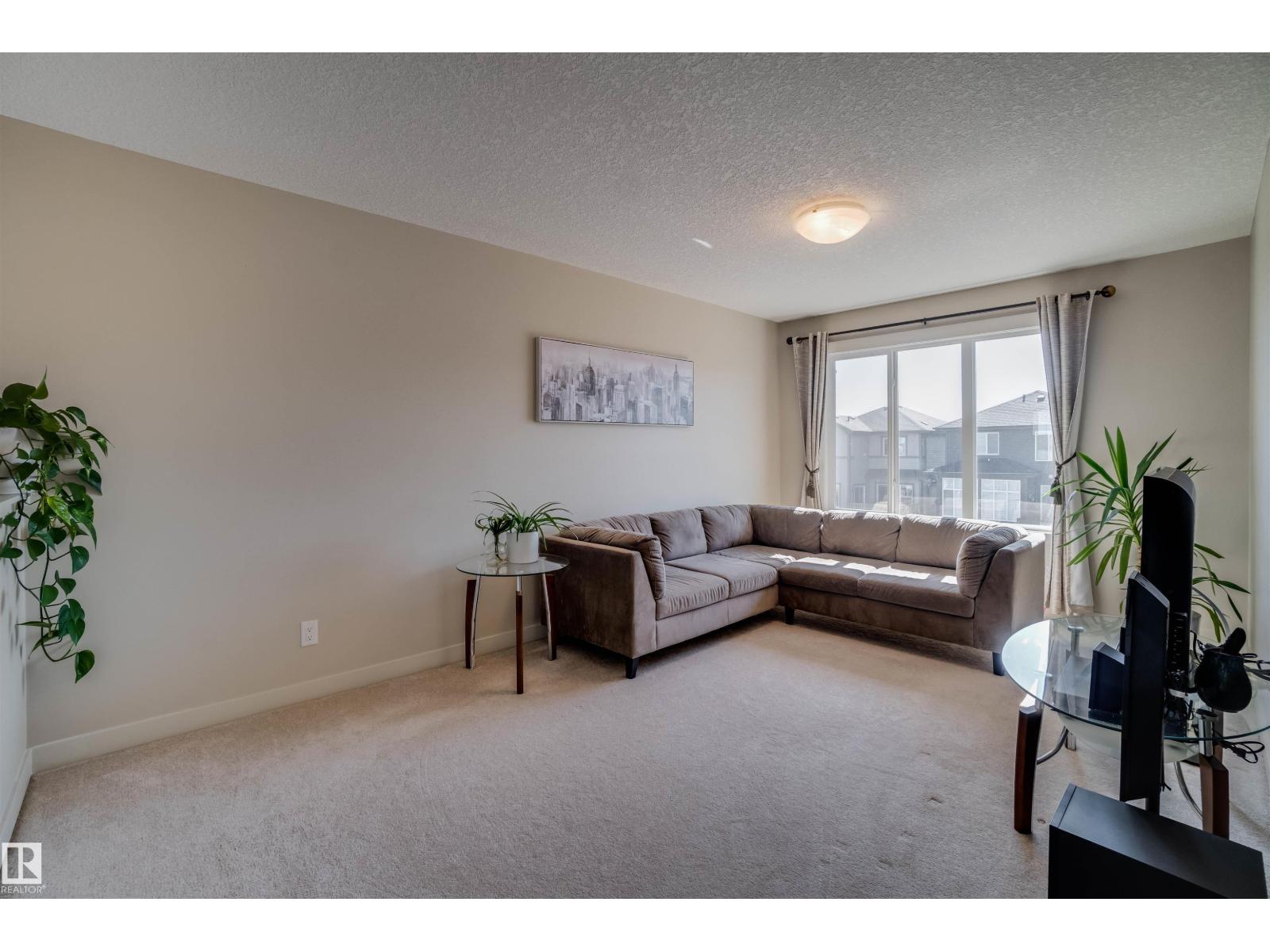 3843 AGAR GR SW, Edmonton