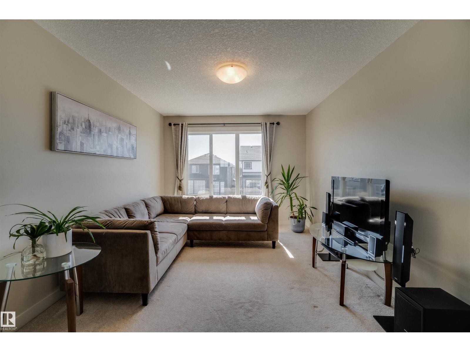 3843 AGAR GR SW, Edmonton