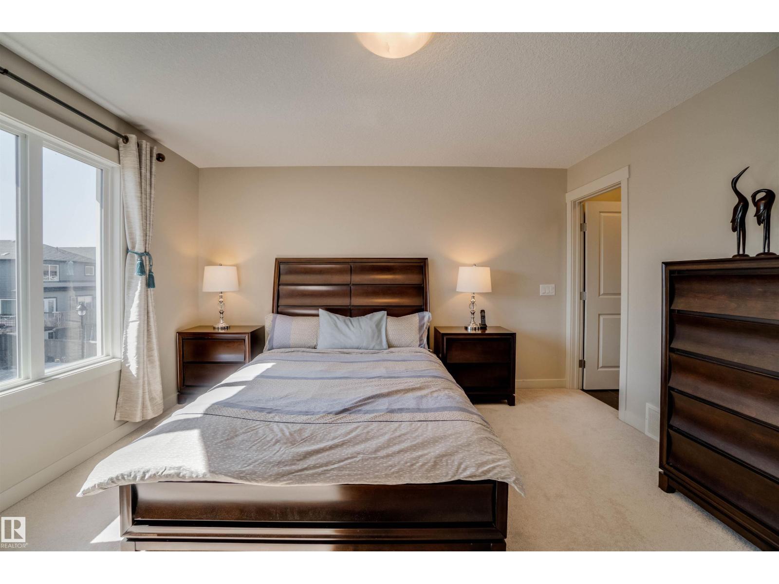 3843 AGAR GR SW, Edmonton