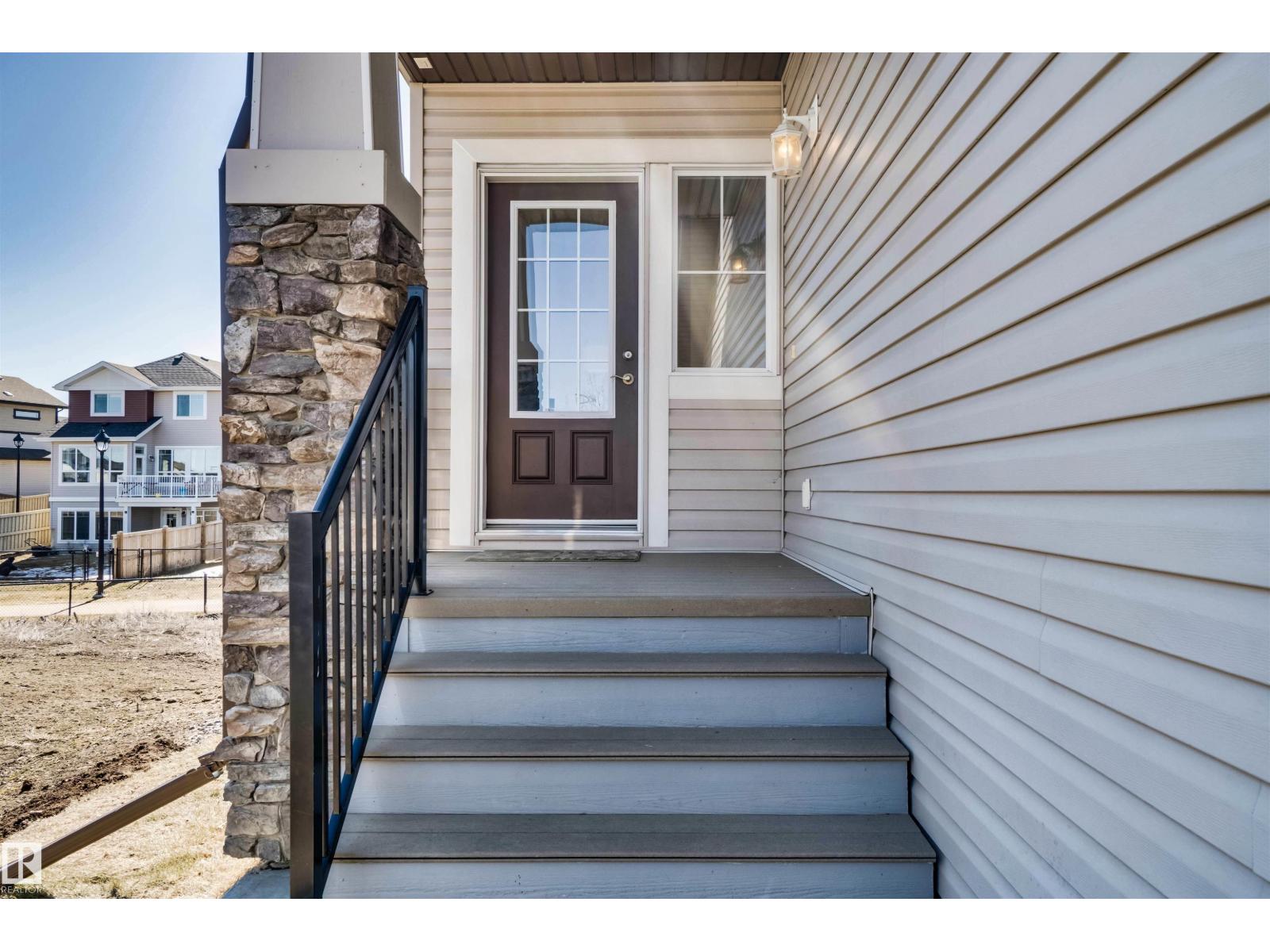 3843 AGAR GR SW, Edmonton