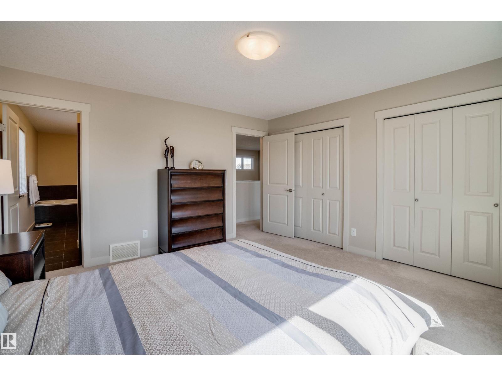 3843 AGAR GR SW, Edmonton