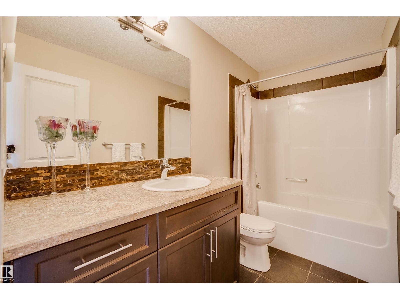 3843 AGAR GR SW, Edmonton