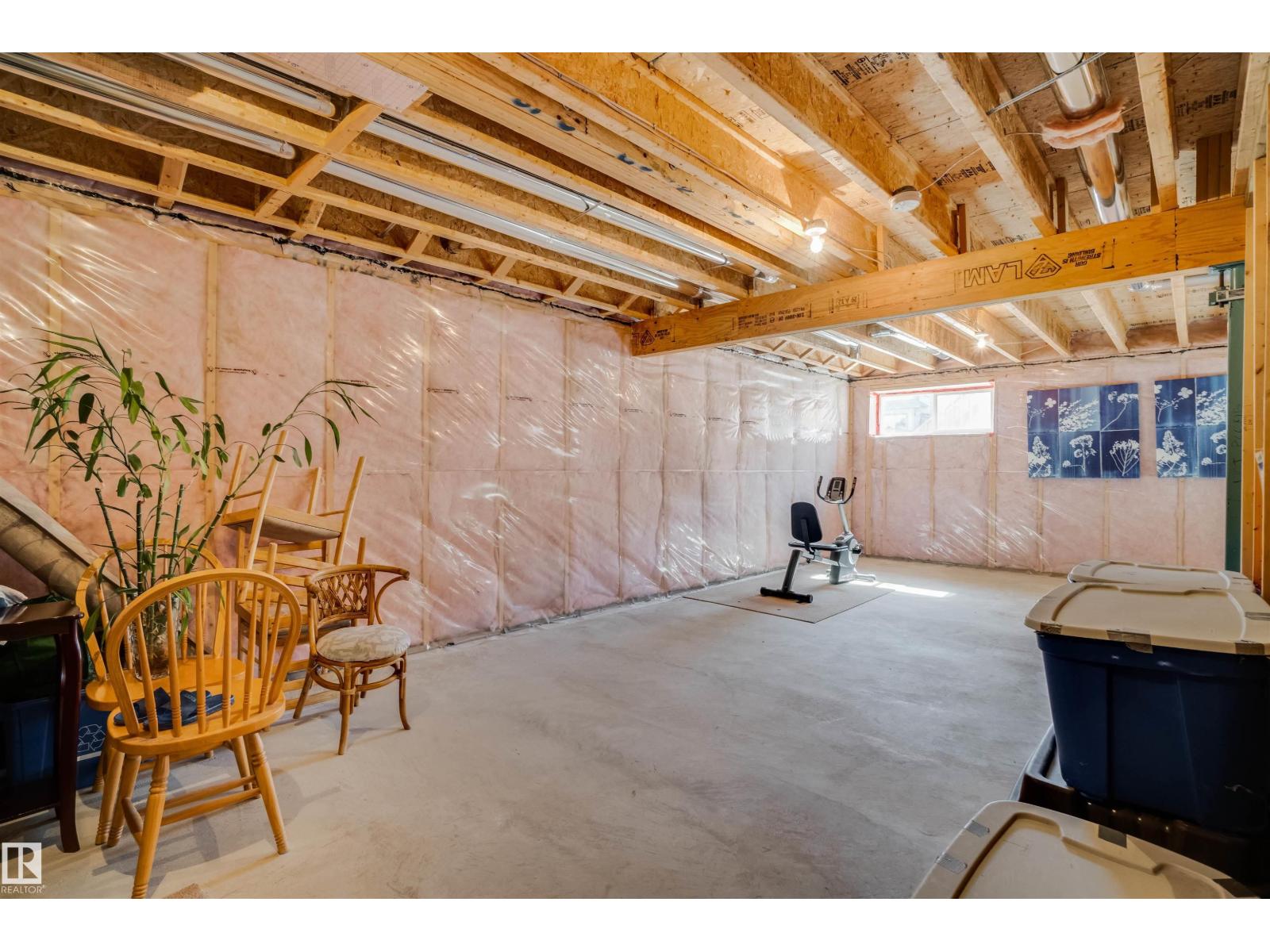 3843 AGAR GR SW, Edmonton