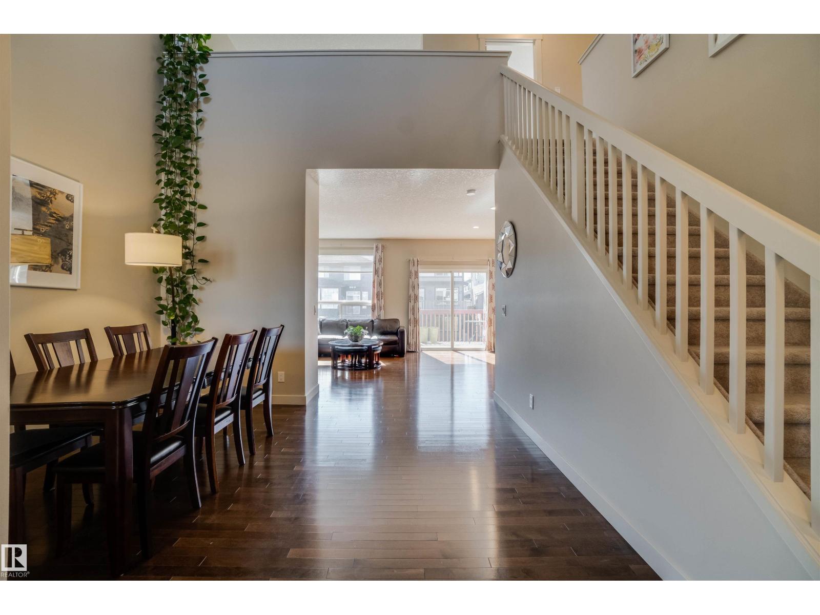 3843 AGAR GR SW, Edmonton