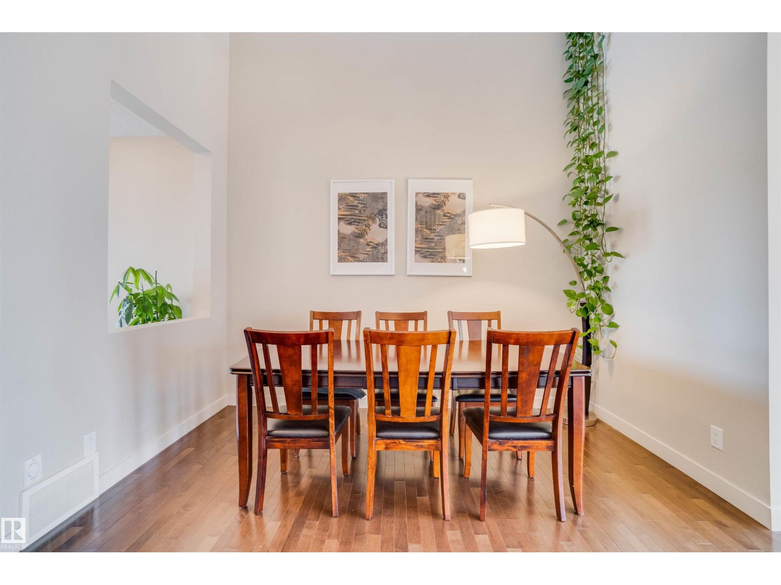 3843 AGAR GR SW, Edmonton