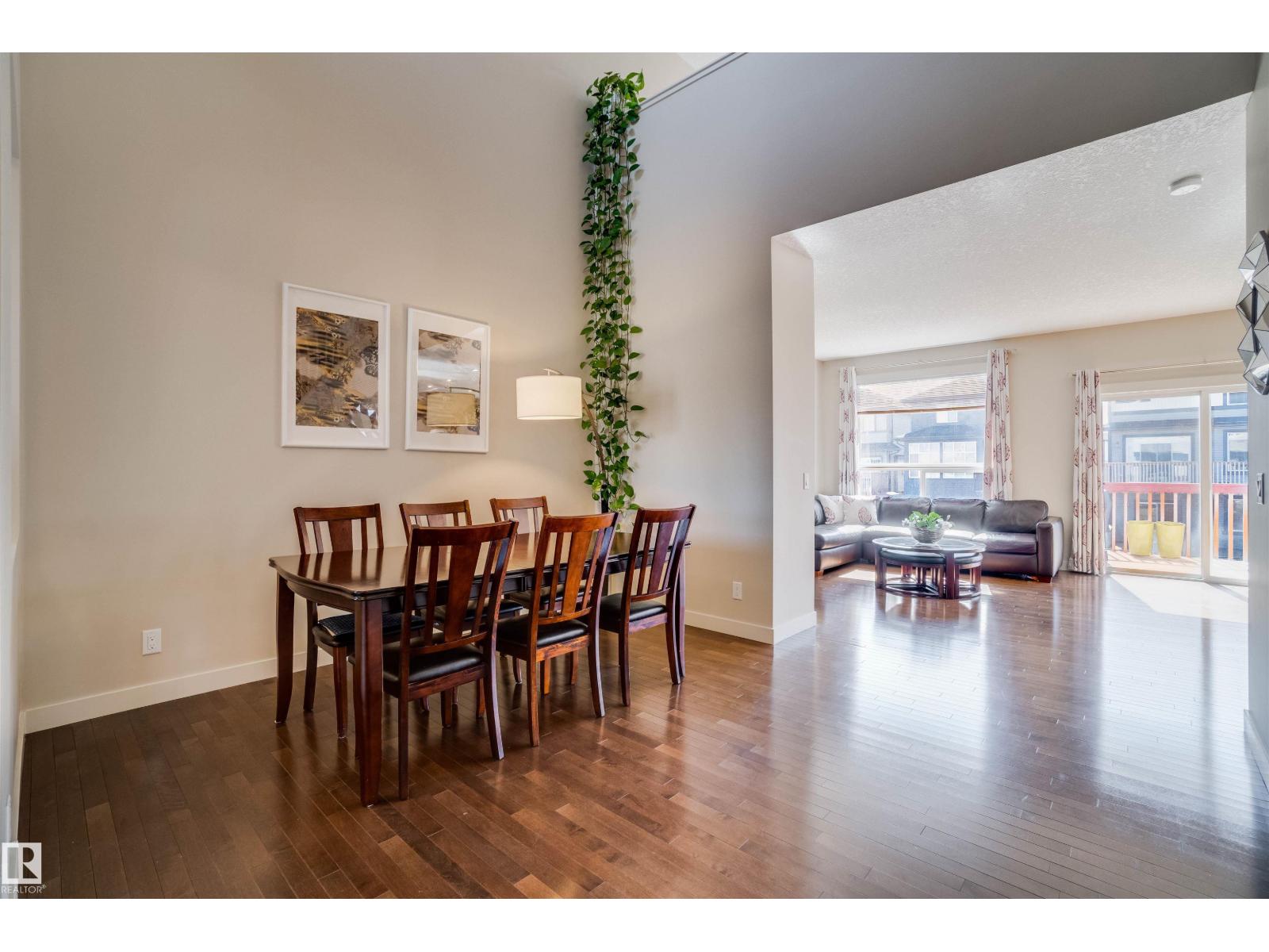 3843 AGAR GR SW, Edmonton