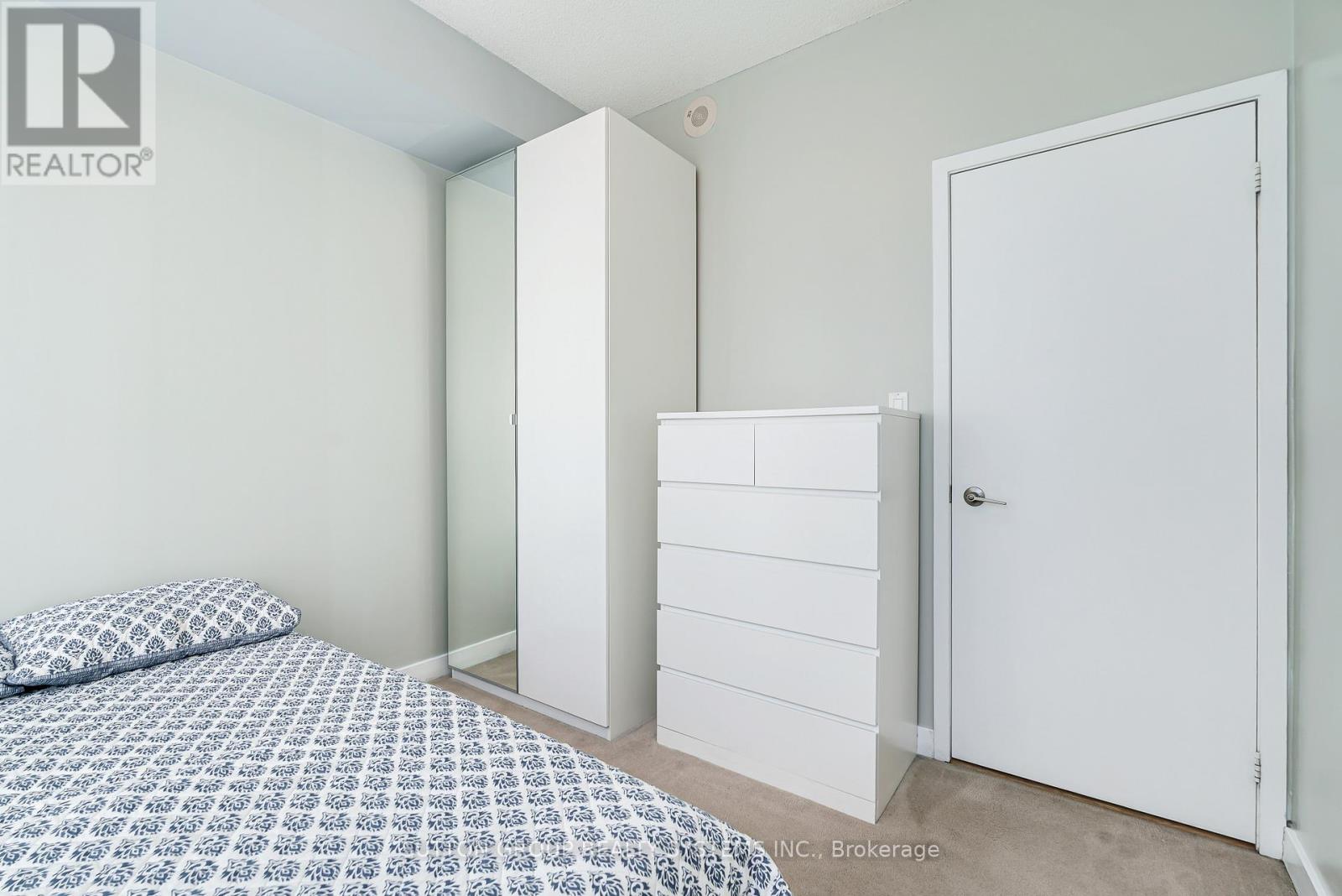 #1307 126 SIMCOE STREET - 17