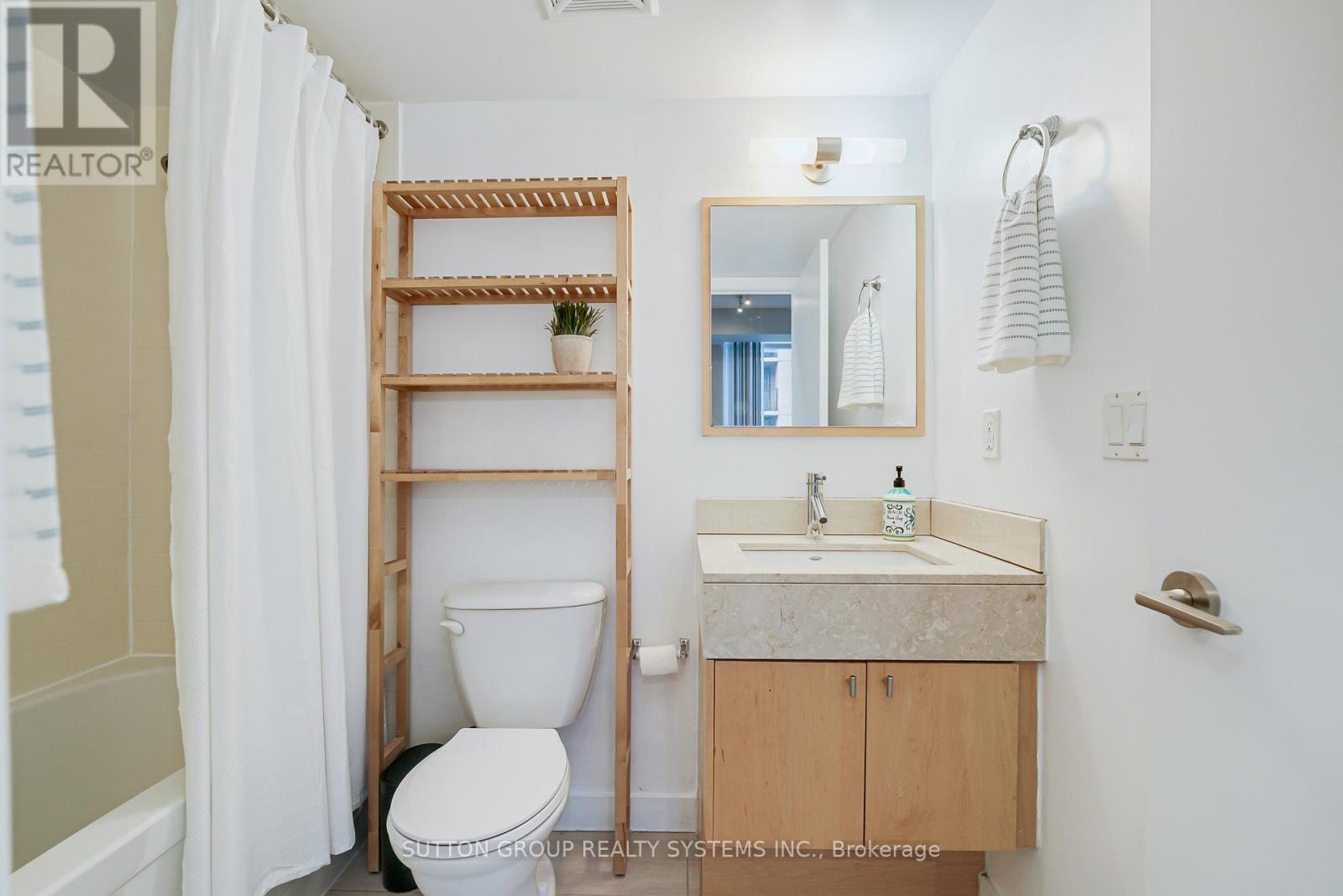 #1307 126 SIMCOE STREET - 19