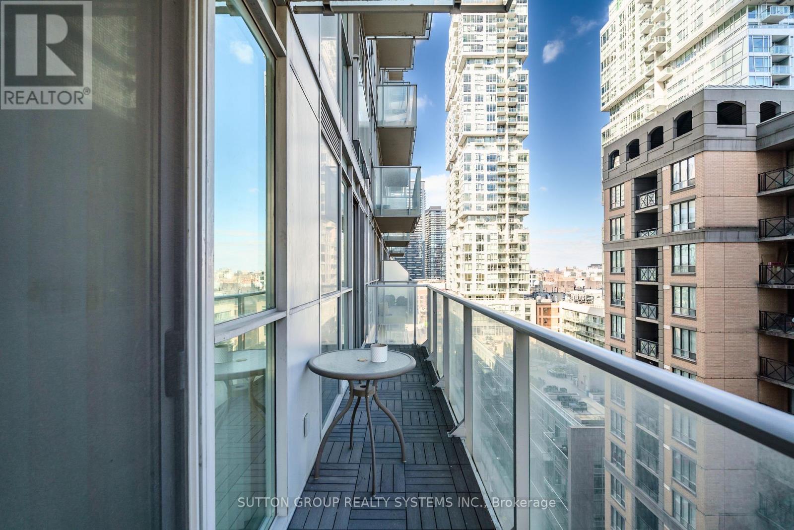 #1307 126 SIMCOE STREET - 21