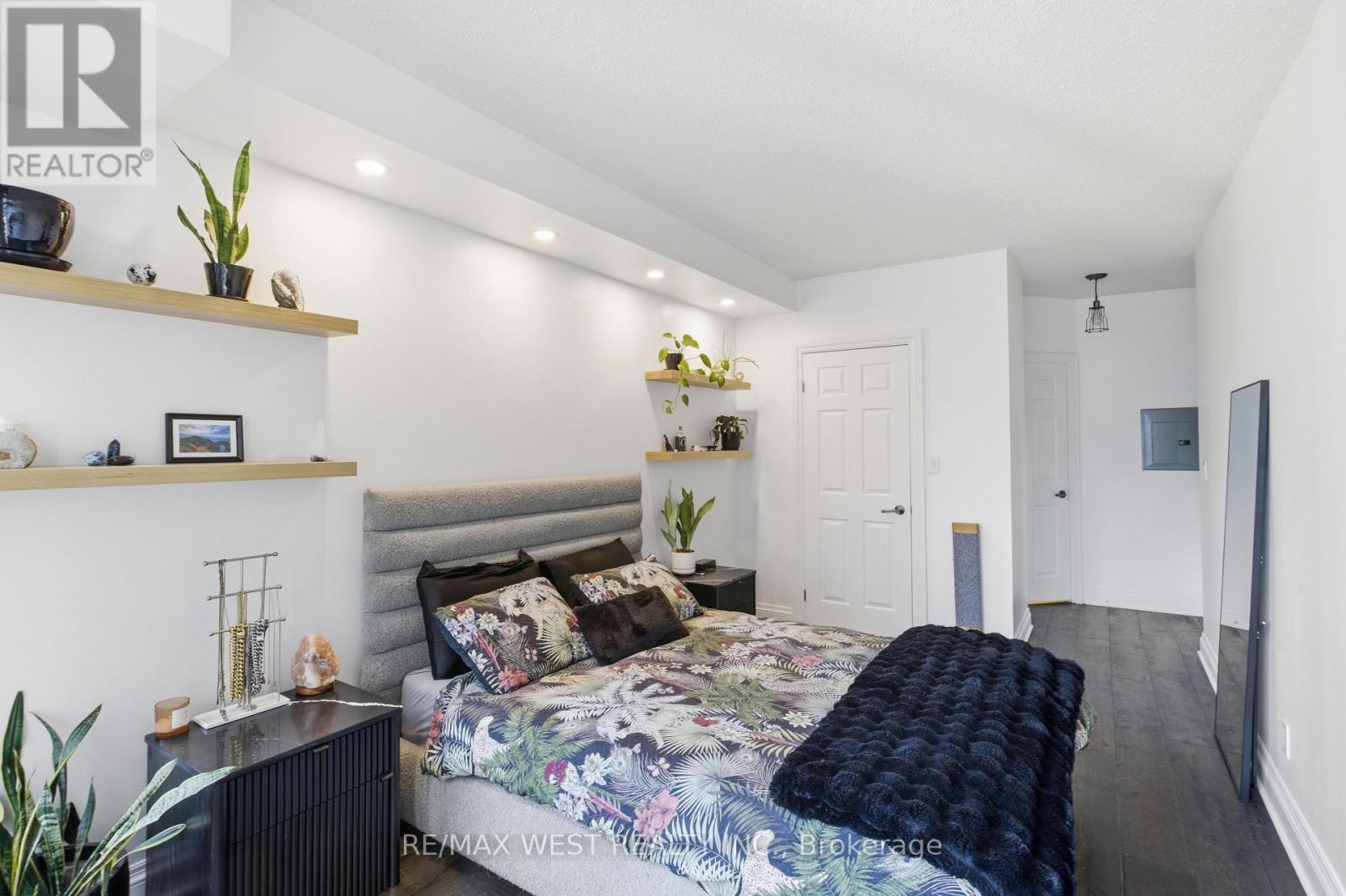 #1709 55 BLOOR STREET E - 10