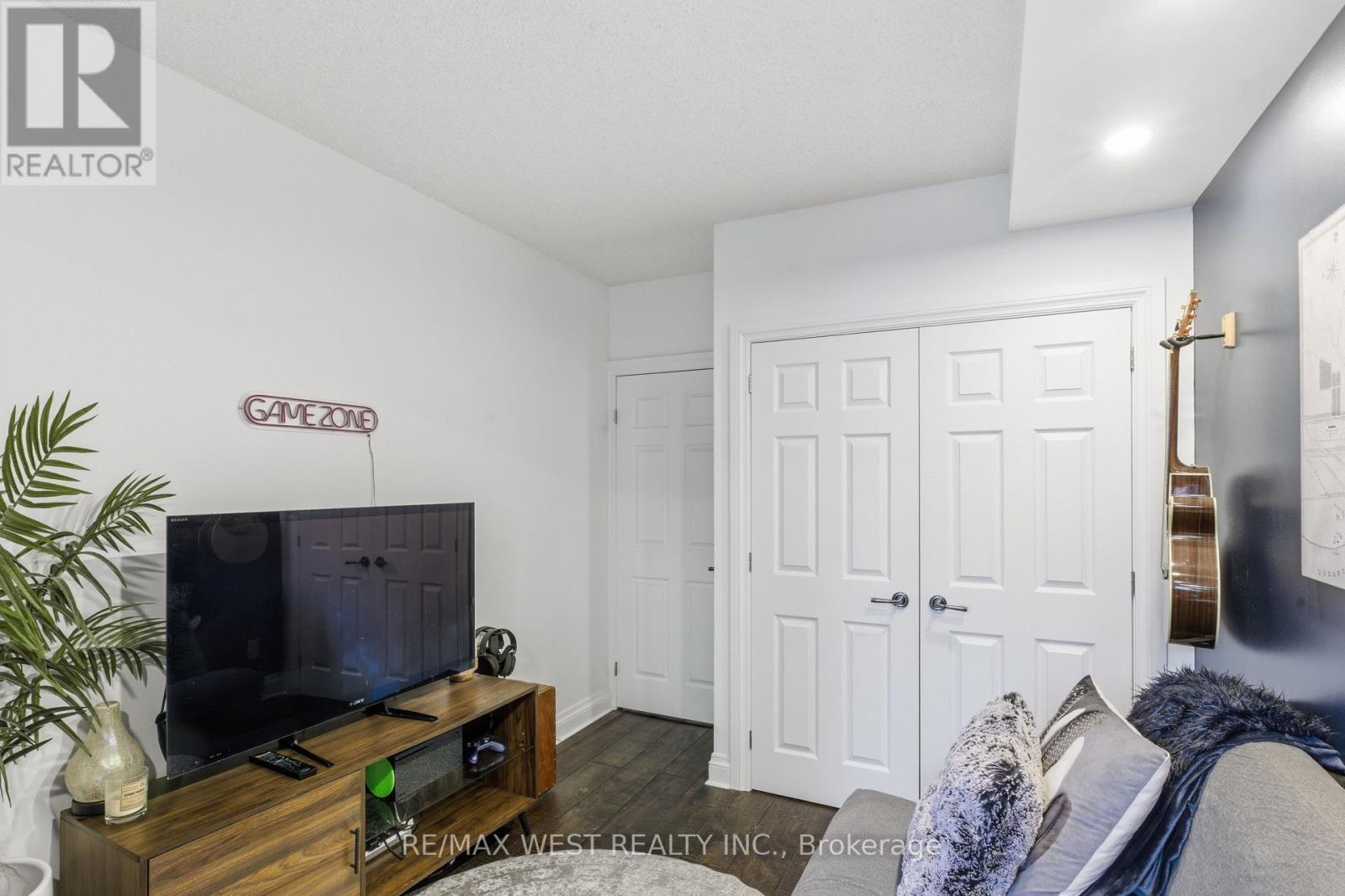 #1709 55 BLOOR STREET E - 17