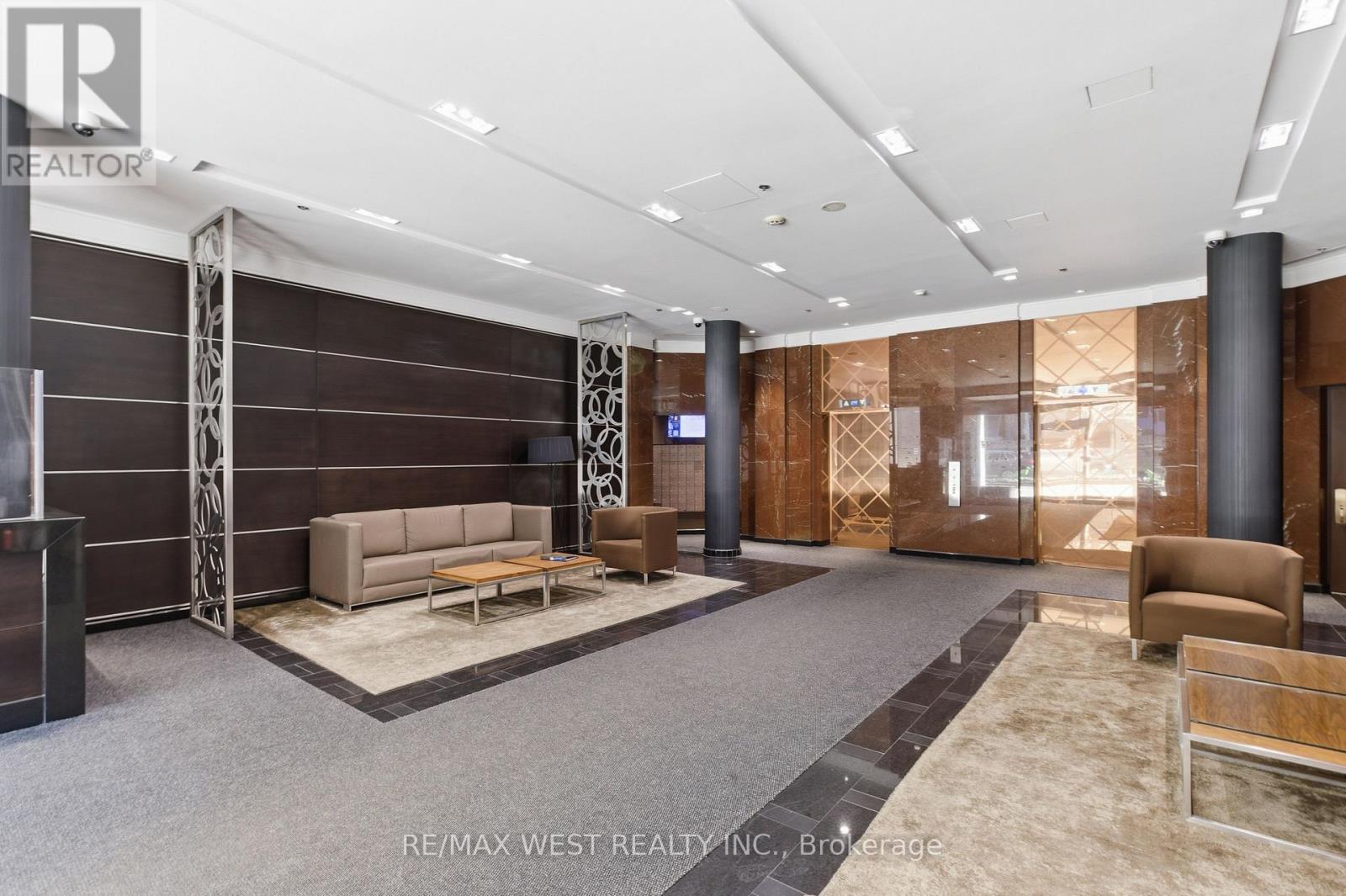 #1709 55 BLOOR STREET E - 3
